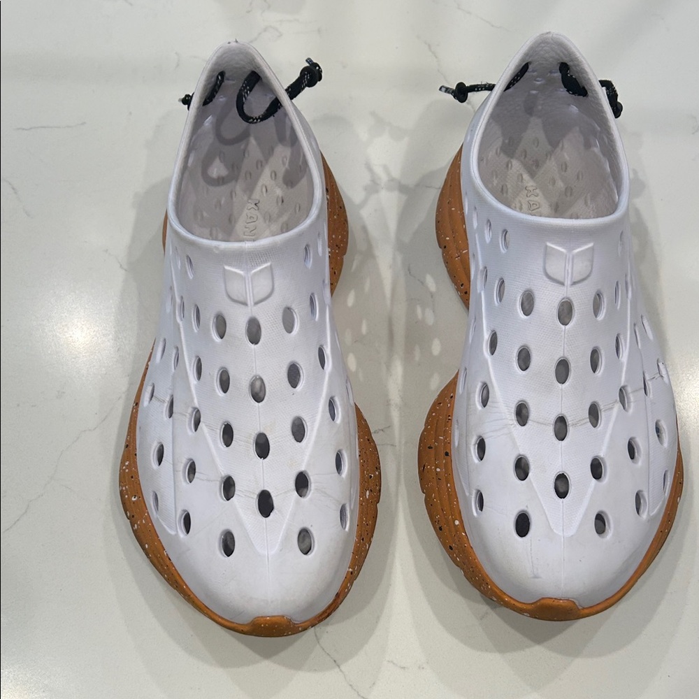 Kane Footwear Revive Shoes Men 9 Women 11